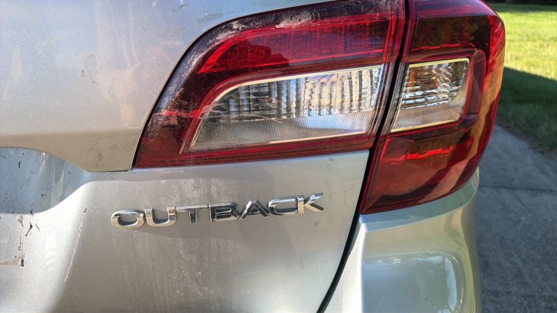 2015 Subaru Outback 2.5i Premium - Image 4