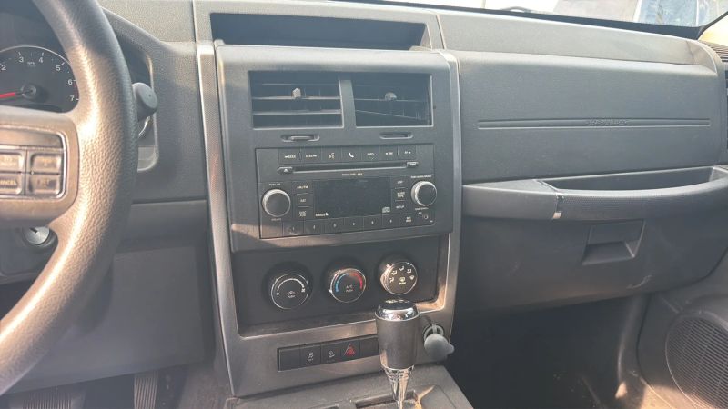 2011 Jeep Liberty Sport - Photo 12