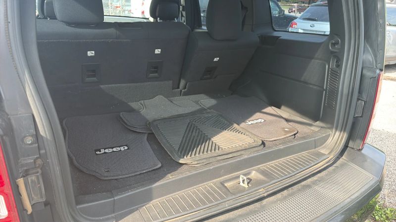 2011 Jeep Liberty Sport - Photo 10