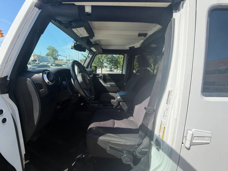 Photo 4 of 2013 Jeep Wrangler Unlimited Sahara