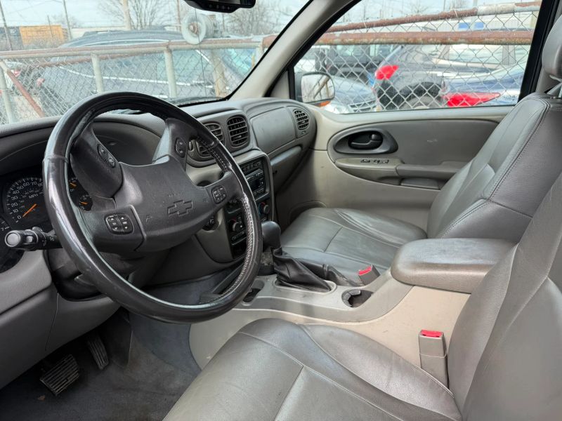 2004 Chevrolet TrailBlazer LT - Image 3