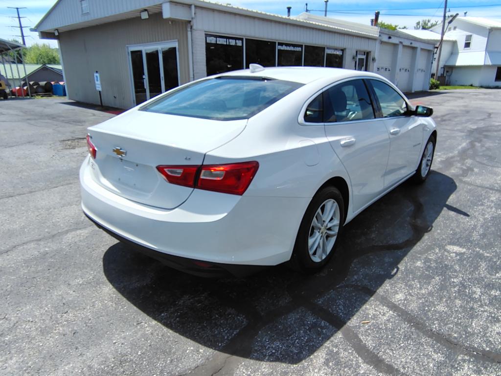 2016 Chevrolet Malibu LT - Image 5