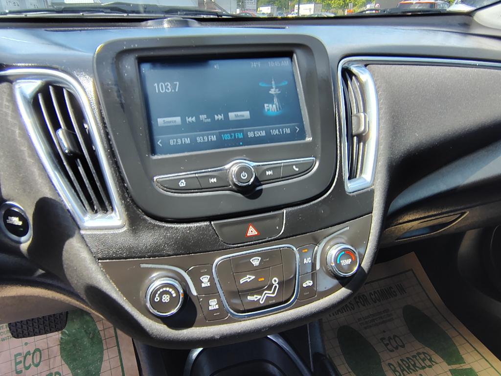 2016 Chevrolet Malibu 1LT - Photo 11