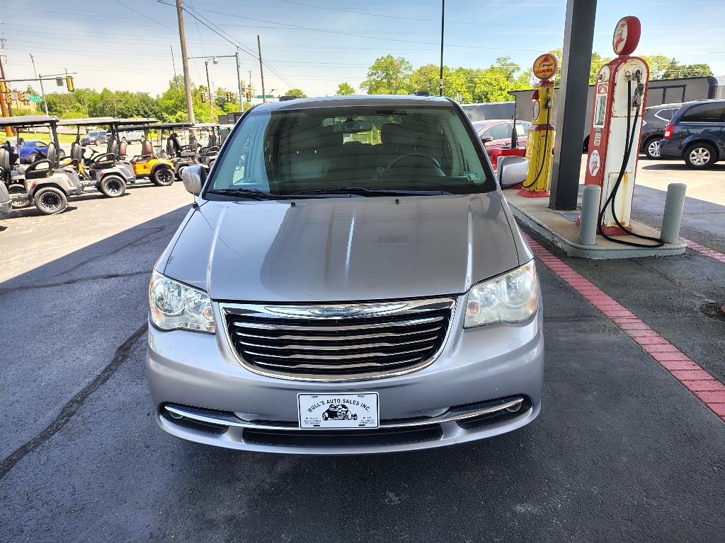 2013 Chrysler Town and Country Touring - Image 2
