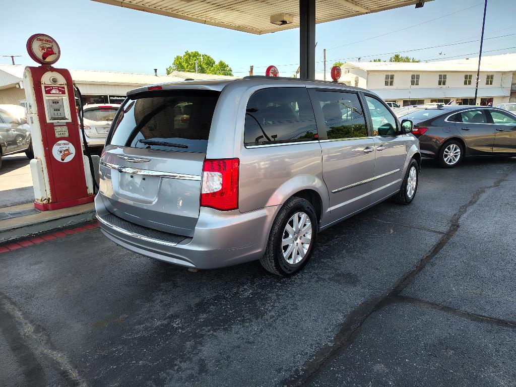 2013 Chrysler Town and Country Touring - Image 5