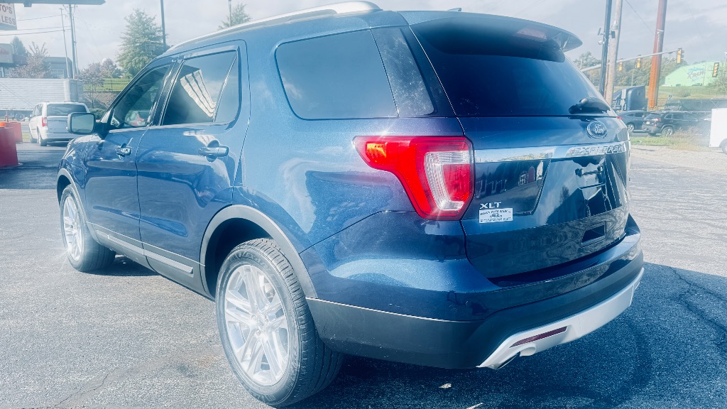 2017 Ford Explorer XLT - Image 3