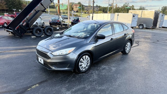 2017 Ford Focus S's photo