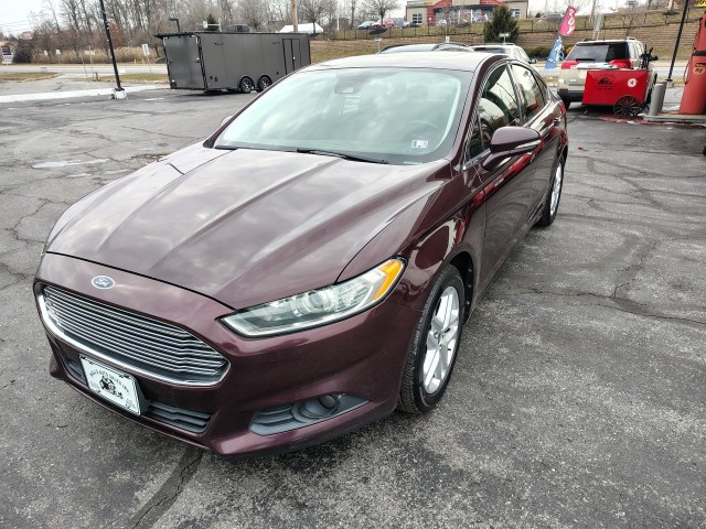 2013 Ford Fusion SE's photo