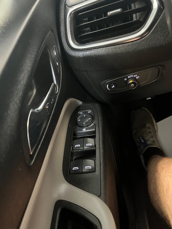 2022 Chevrolet Equinox LT - Photo 21