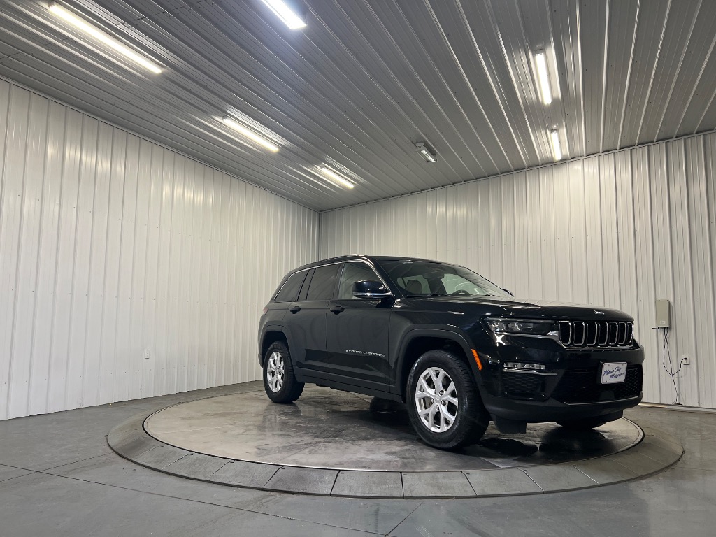 2023 Jeep Grand Cherokee Limited - Image 3