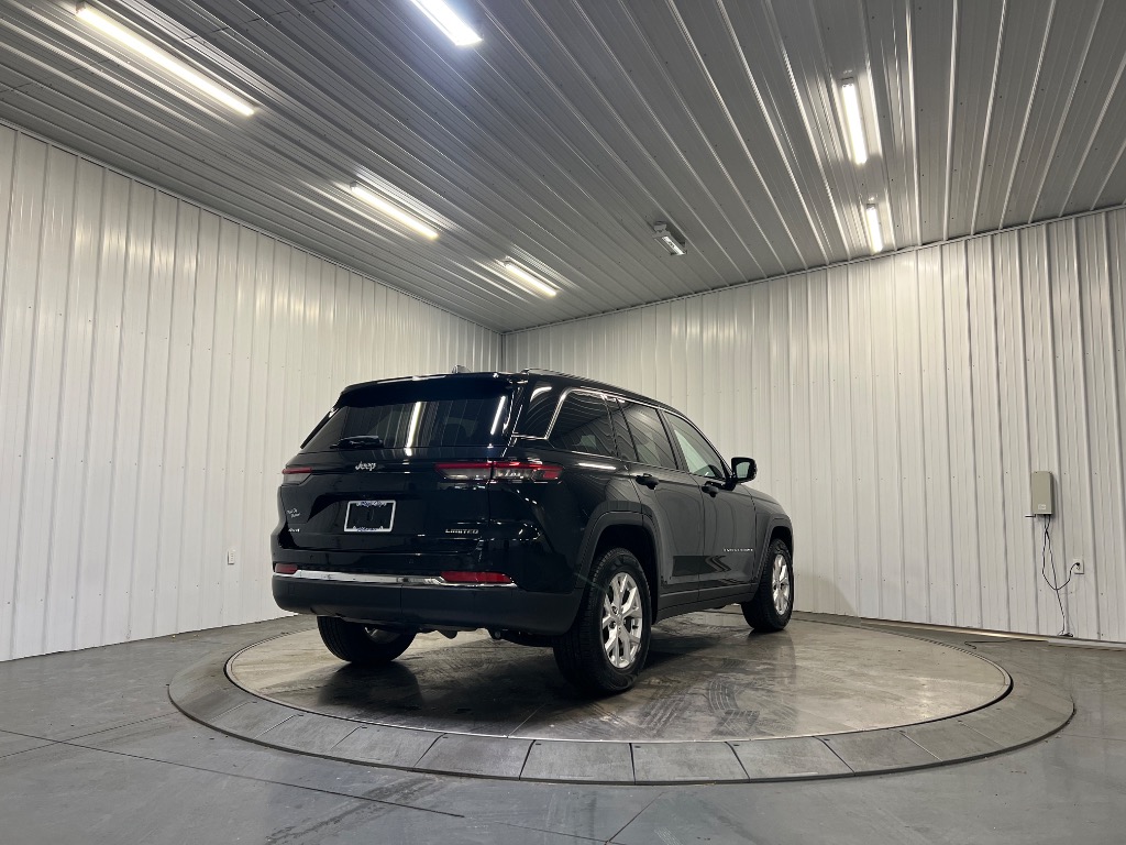 2023 Jeep Grand Cherokee Limited - Image 4