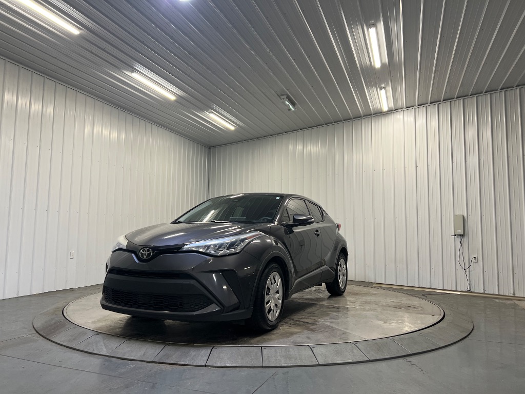2021 Toyota C-HR LE's photo