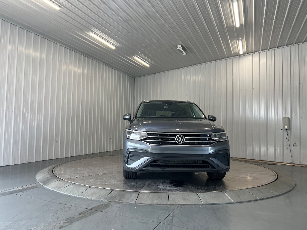 2023 Volkswagen Tiguan SE 4Motion - Image 2