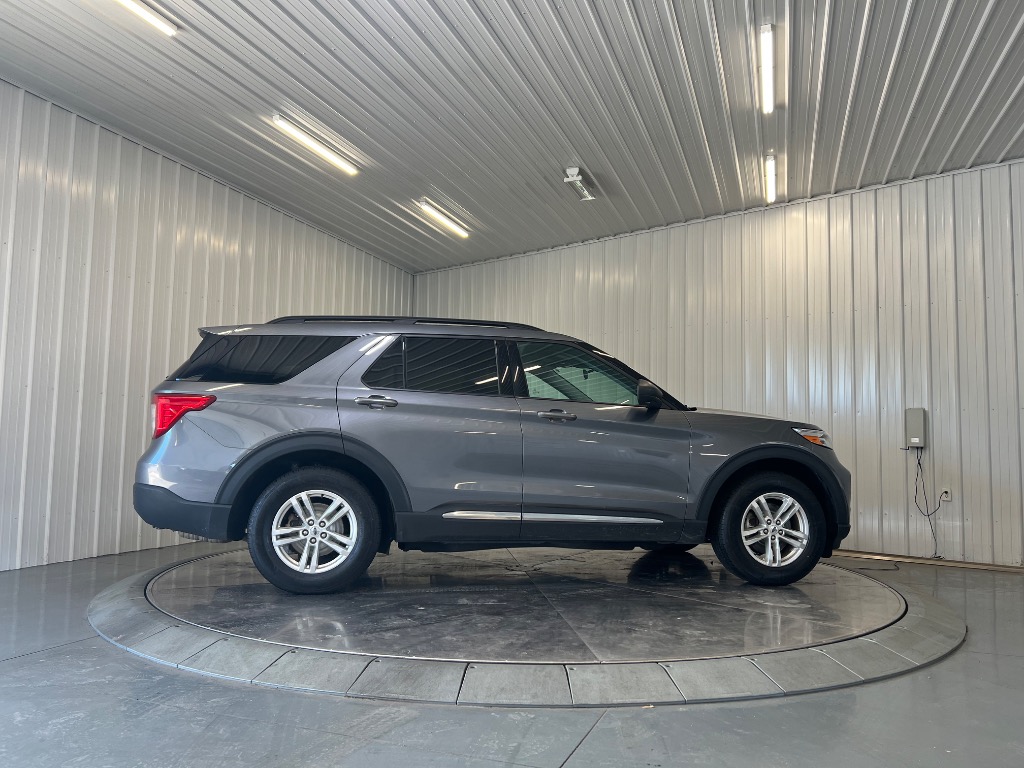 2022 Ford Explorer XLT - Image 2