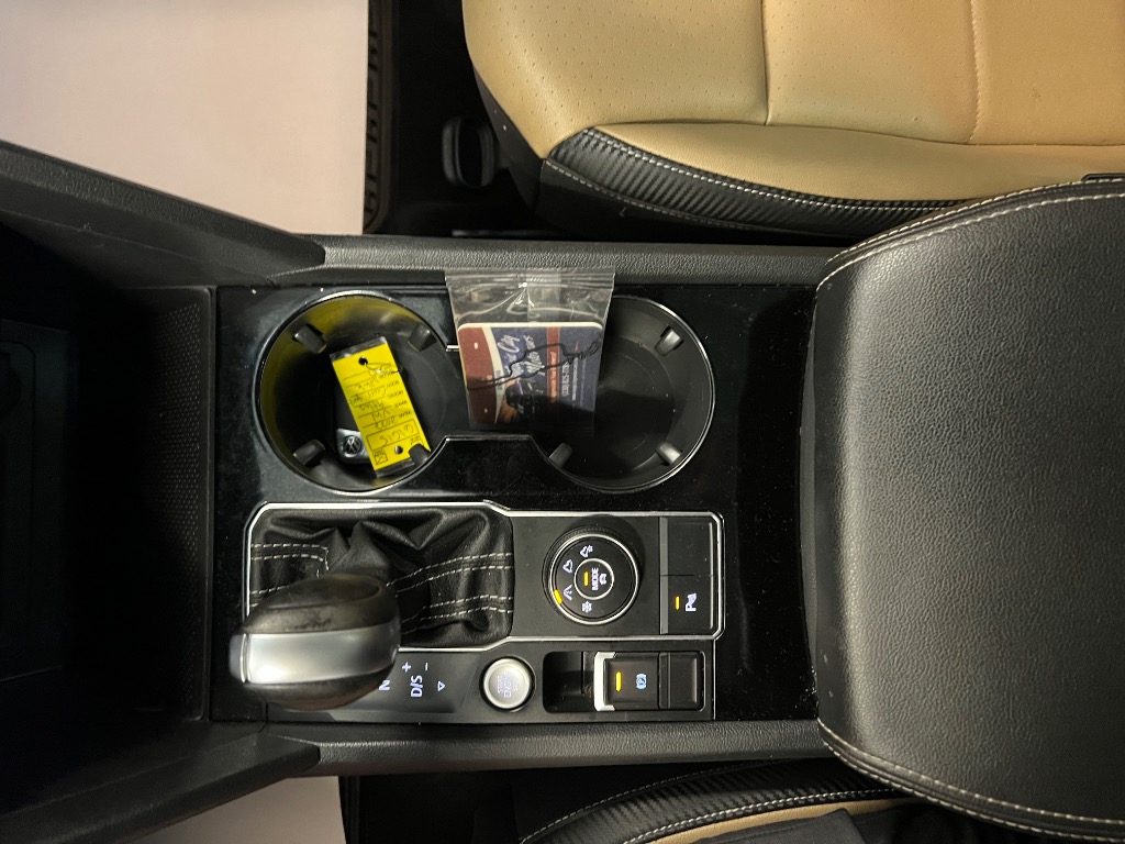 2022 Volkswagen Atlas Cross Sport SE w/Tech - Photo 23