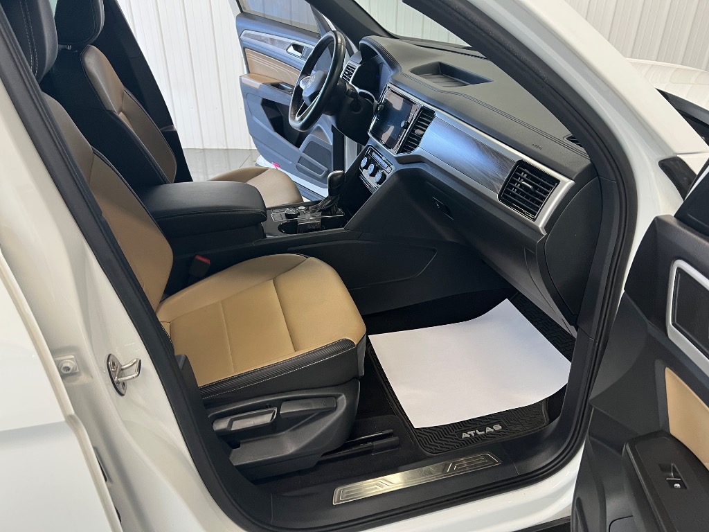 2022 Volkswagen Atlas Cross Sport SE w/Tech - Photo 15