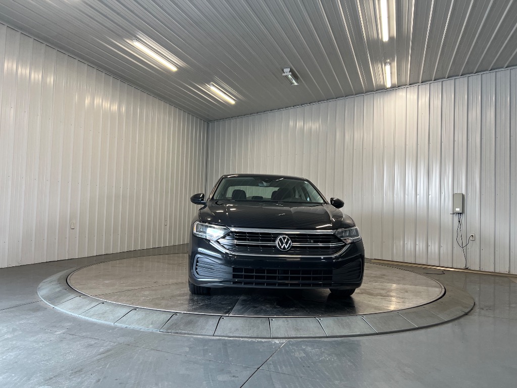 Photo 2 of 2024 Volkswagen Jetta S