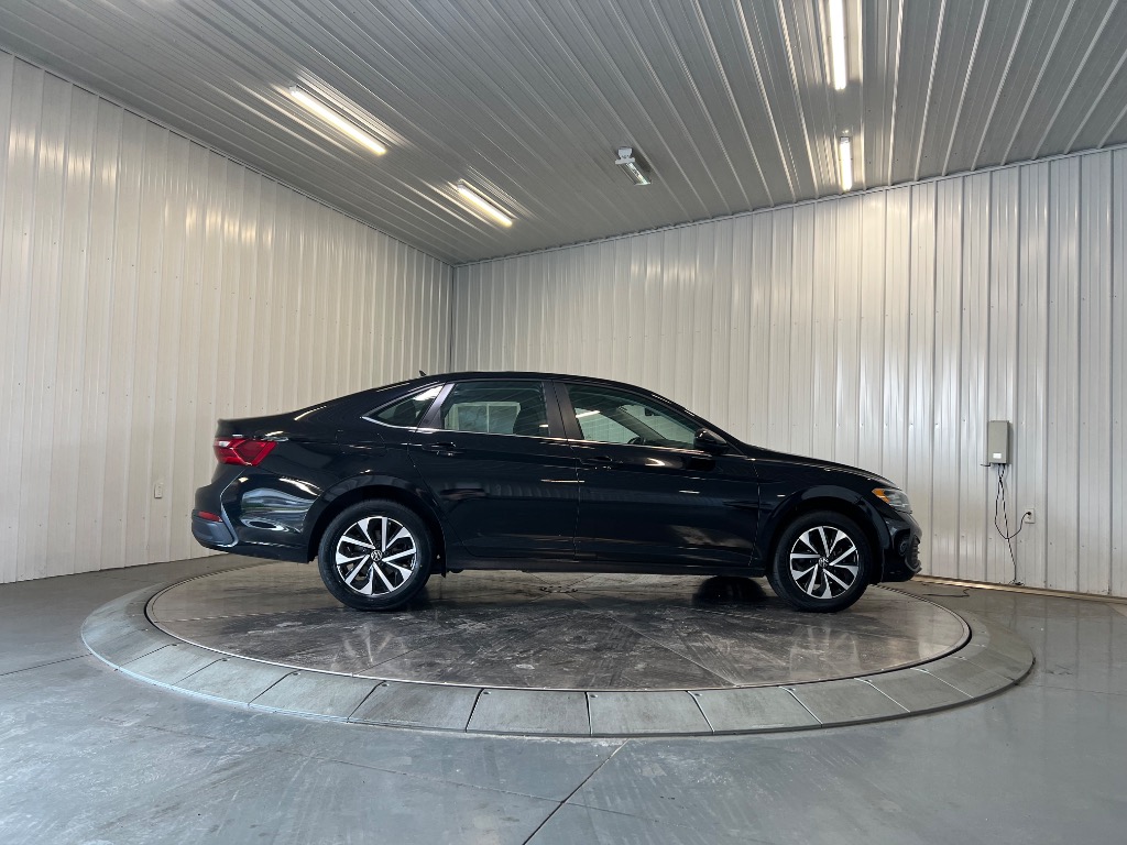 Photo 4 of 2024 Volkswagen Jetta S