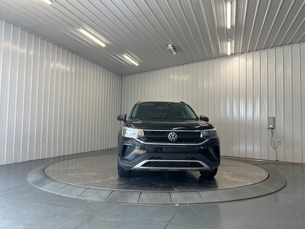 Photo 2 of 2022 Volkswagen Taos S 4Motion