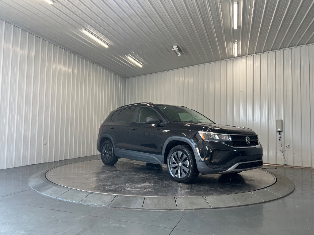 Photo 3 of 2022 Volkswagen Taos S 4Motion