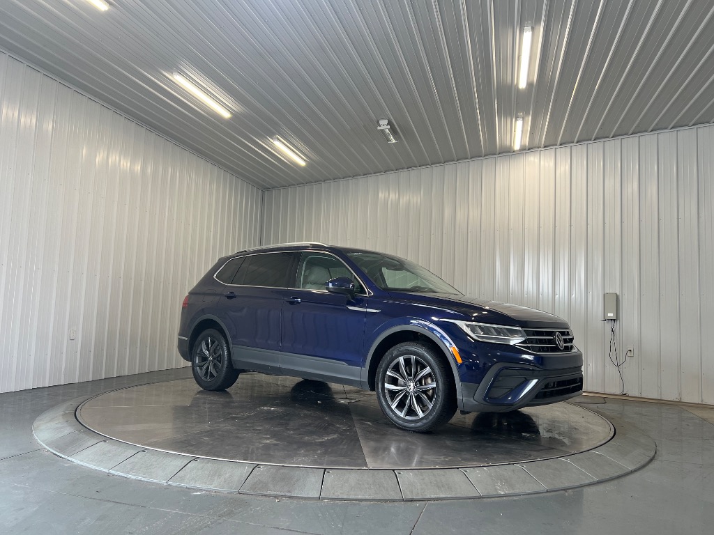 Photo 5 of 2023 Volkswagen Tiguan SE 4Motion