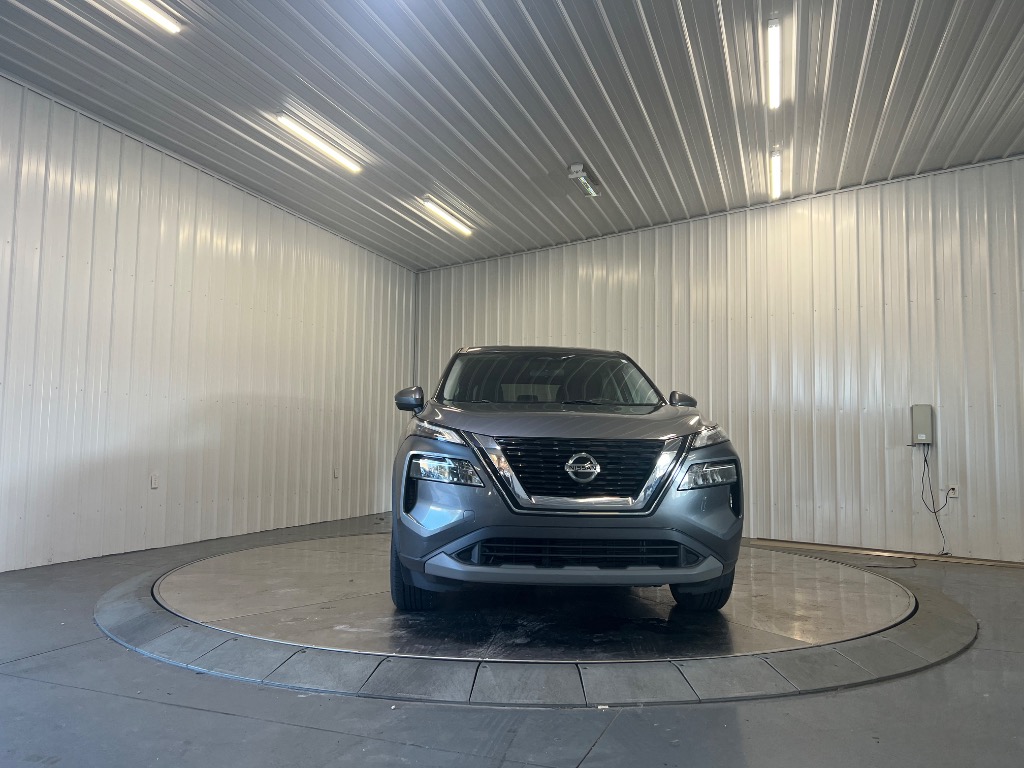 Photo 2 of 2021 Nissan Rogue SV