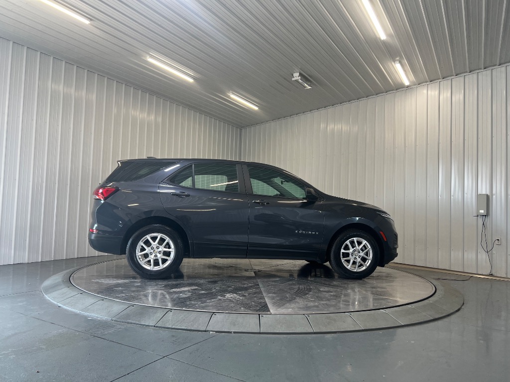 2022 Chevrolet Equinox LS - Image 4