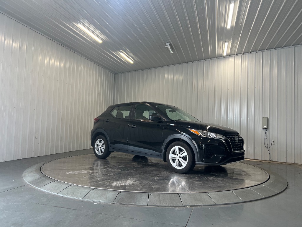 Photo 3 of 2024 Nissan Kicks S
