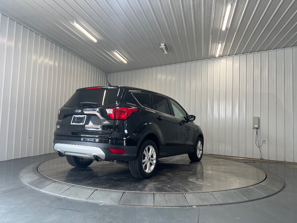 Photo 3 of 2019 Ford Escape SE
