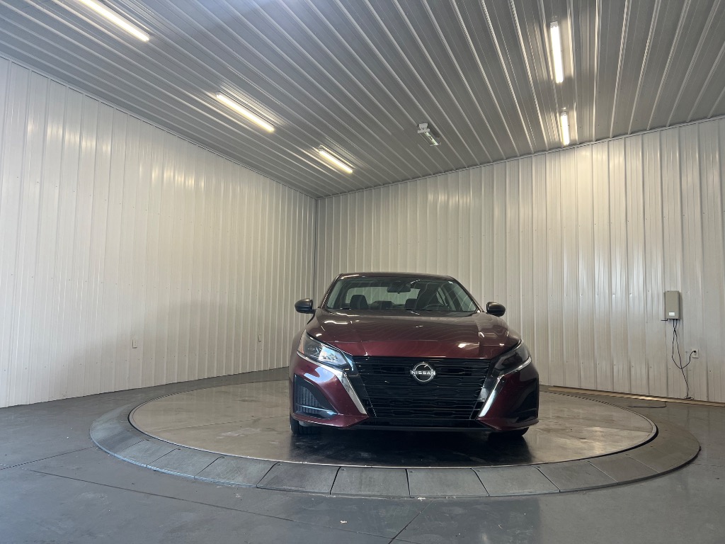 Photo 2 of 2024 Nissan Altima 2.5 SV