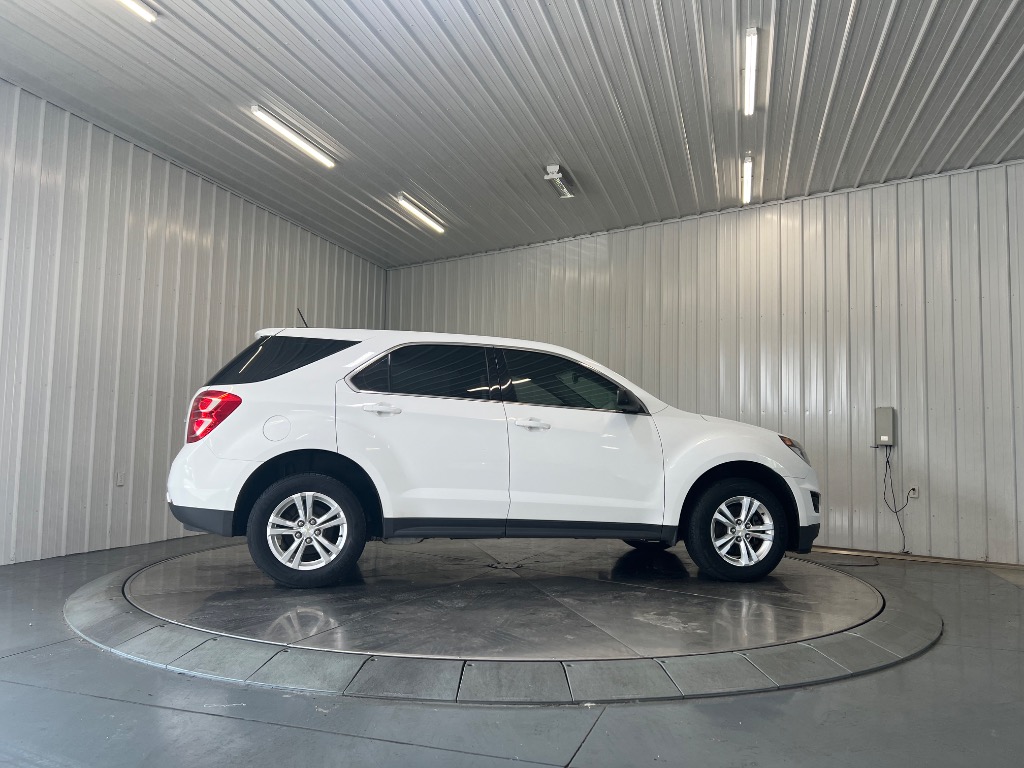 Photo 2 of 2017 Chevrolet Equinox LS