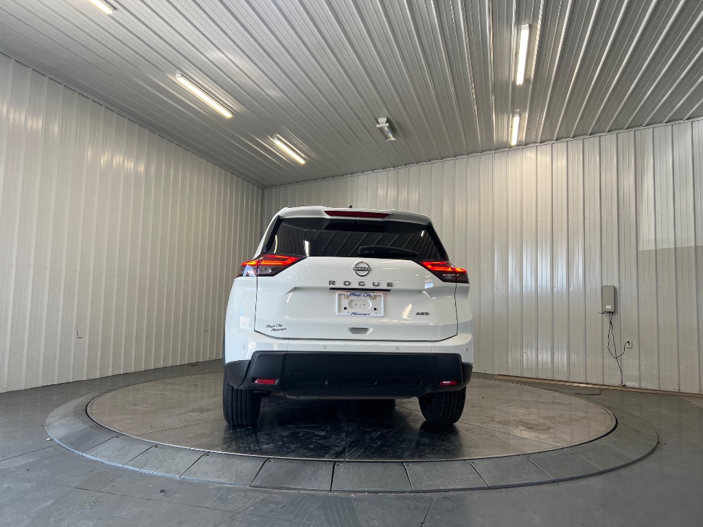 Photo 4 of 2024 Nissan Rogue S