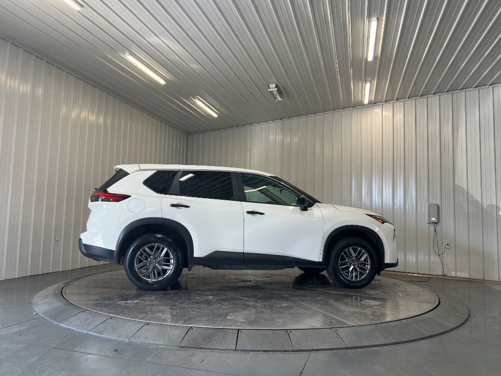 Photo 2 of 2024 Nissan Rogue S