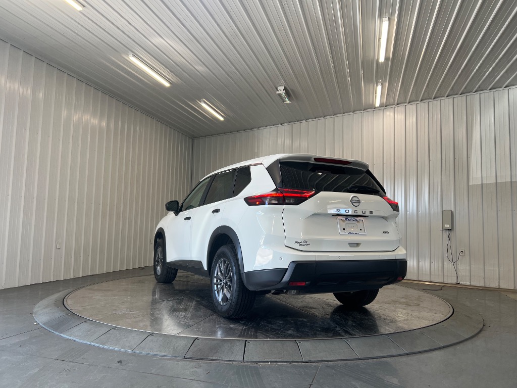 Photo 3 of 2024 Nissan Rogue S