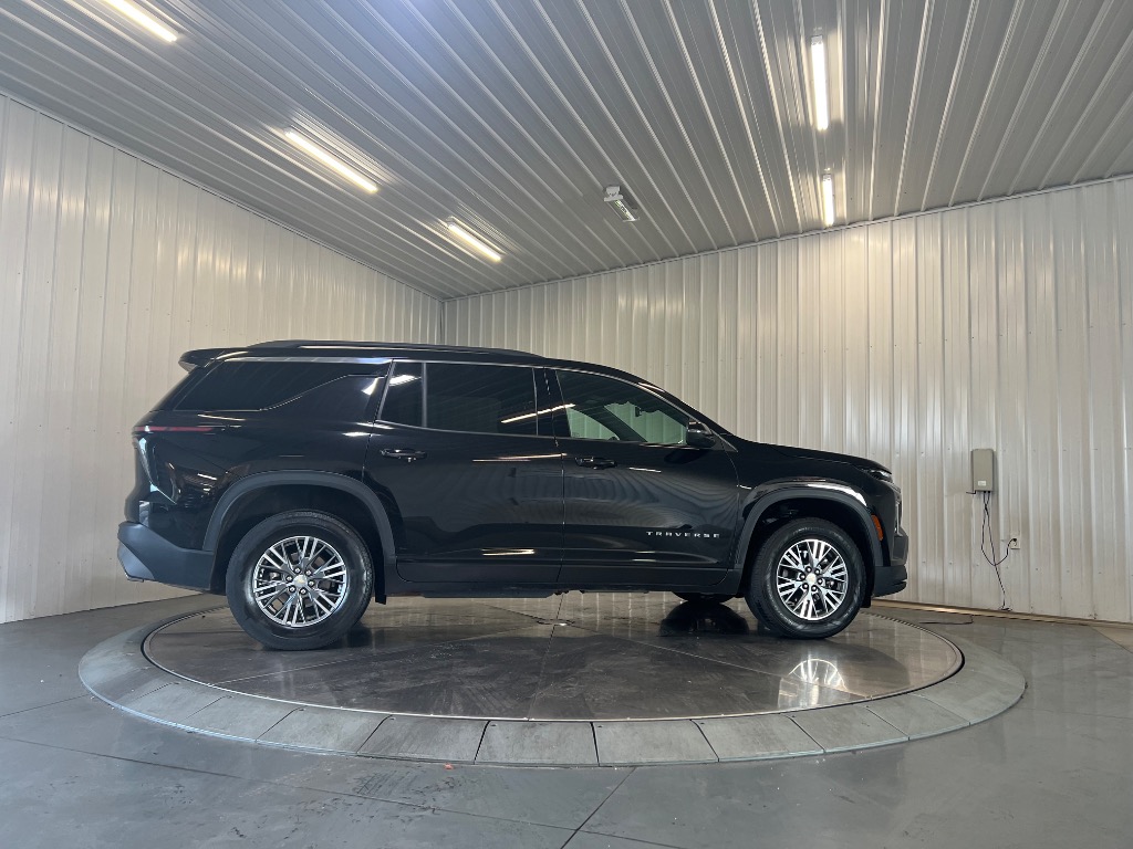 2025 Chevrolet Traverse LT - Image 4