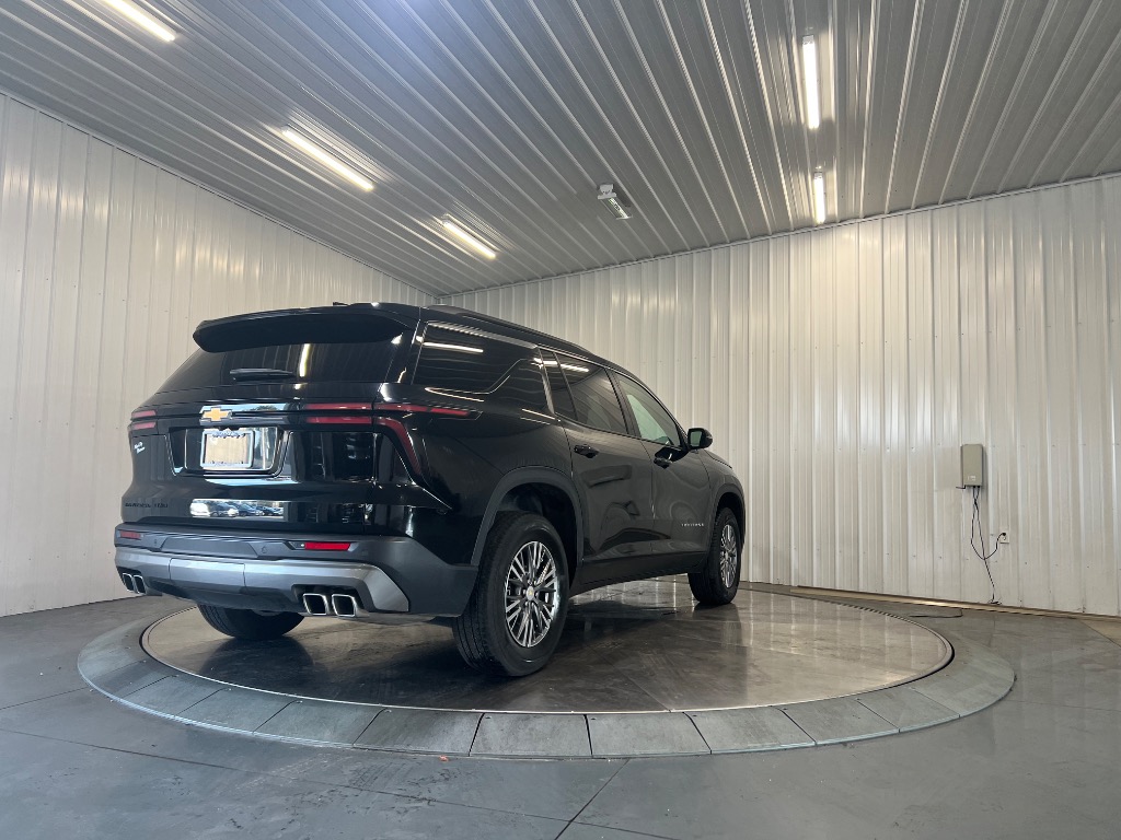 2025 Chevrolet Traverse LT - Image 3