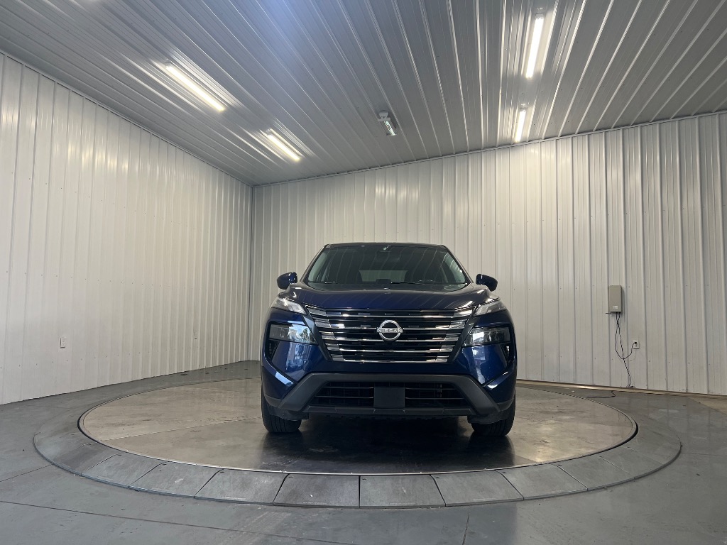 Photo 2 of 2025 Nissan Rogue SV