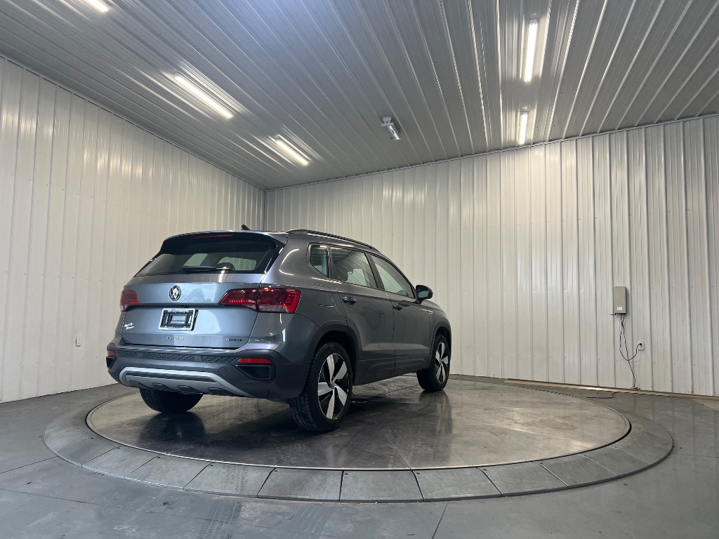 Photo 3 of 2024 Volkswagen Taos S 4Motion