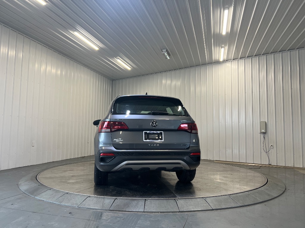 Photo 5 of 2024 Volkswagen Taos S 4Motion