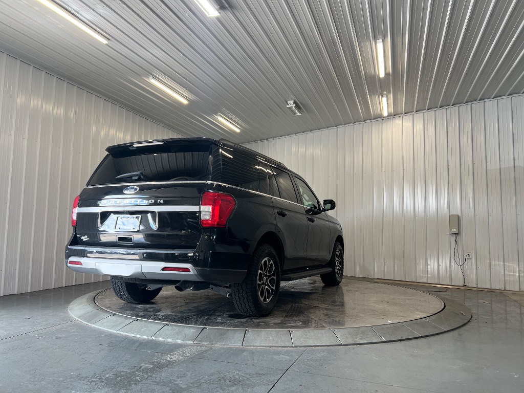 Photo 3 of 2024 Ford Expedition XLT