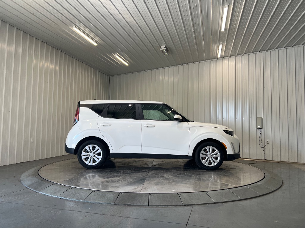 Photo 2 of 2024 Kia Soul LX