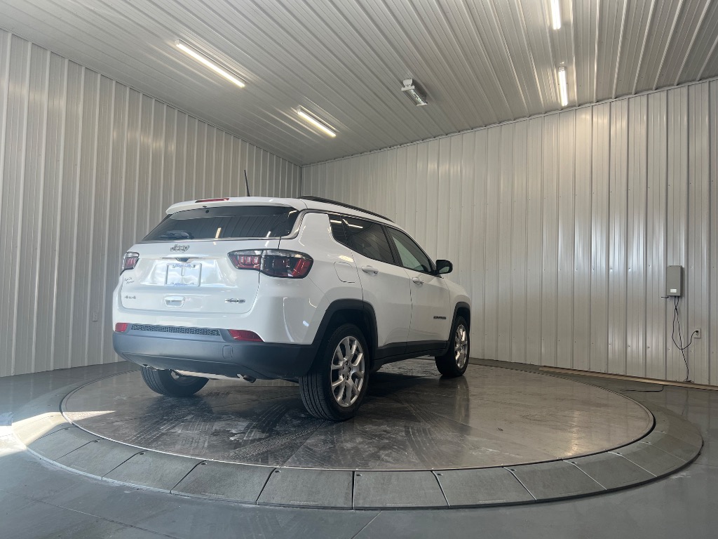 Photo 4 of 2023 Jeep Compass Latitude Lux