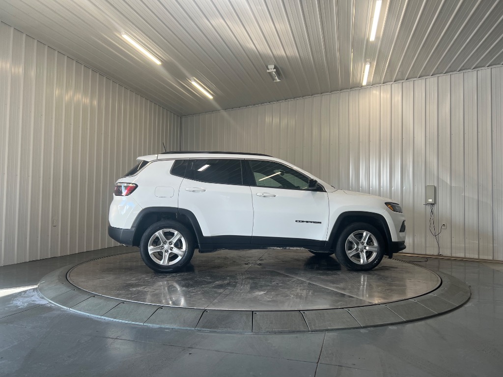 Photo 5 of 2023 Jeep Compass Latitude
