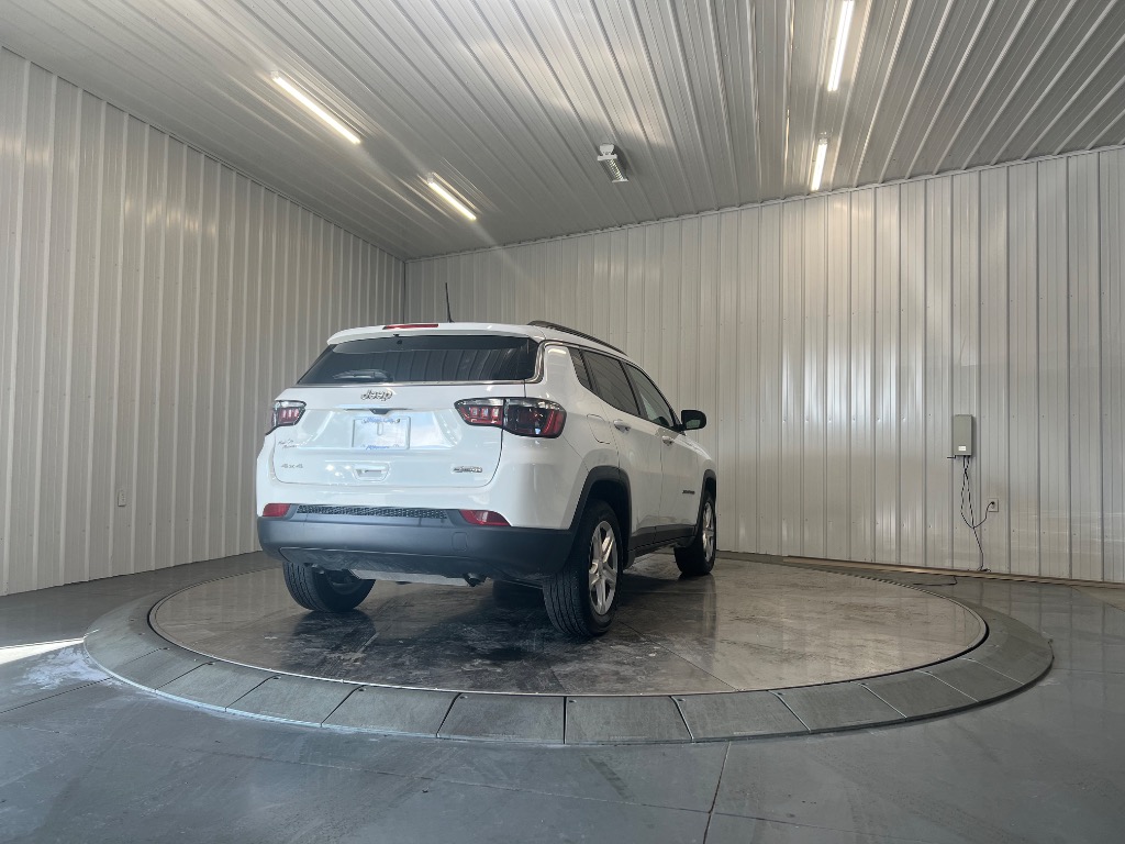 Photo 4 of 2023 Jeep Compass Latitude