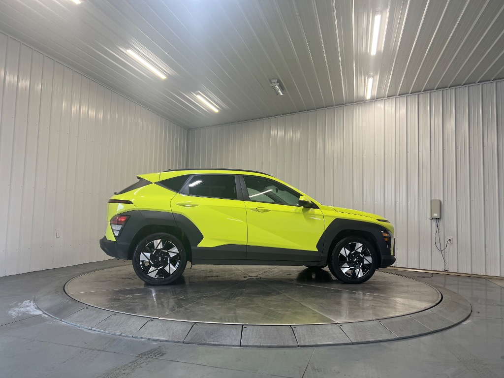 Photo 2 of 2025 Hyundai KONA SEL