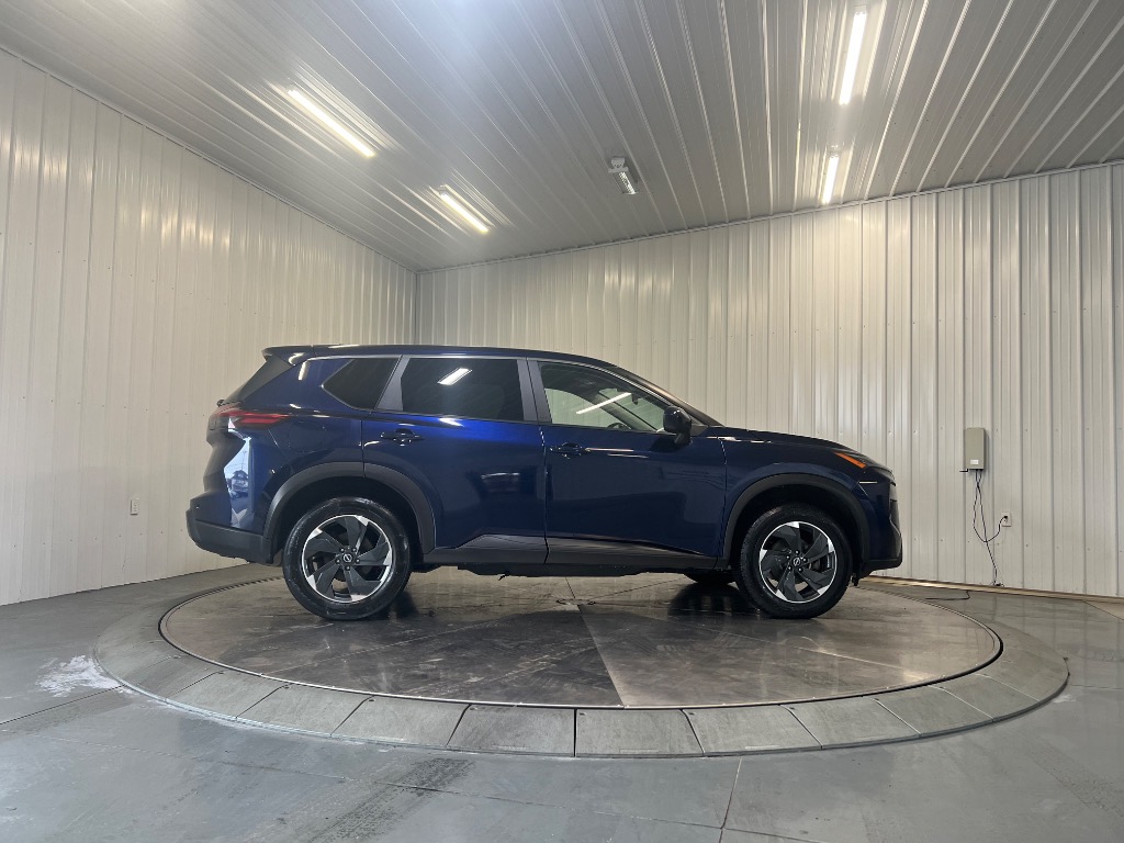 Photo 4 of 2024 Nissan Rogue SV