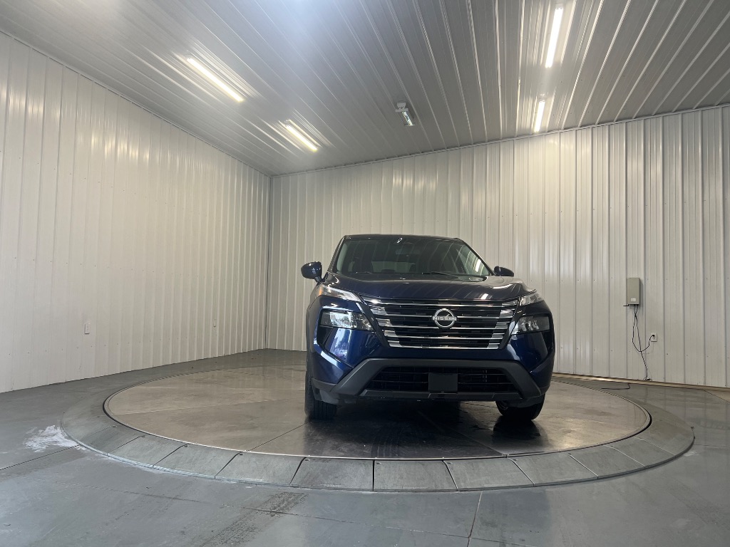Photo 2 of 2024 Nissan Rogue SV