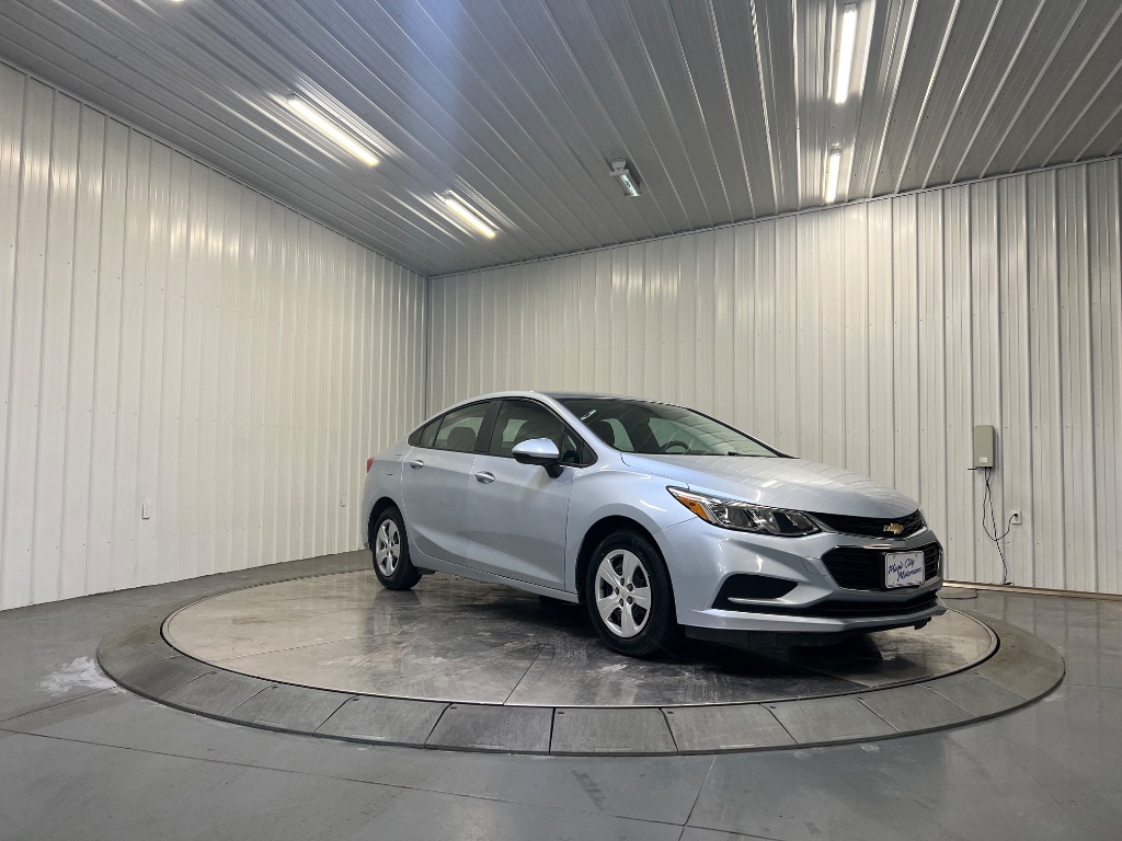 Photo 4 of 2017 Chevrolet Cruze LS Auto