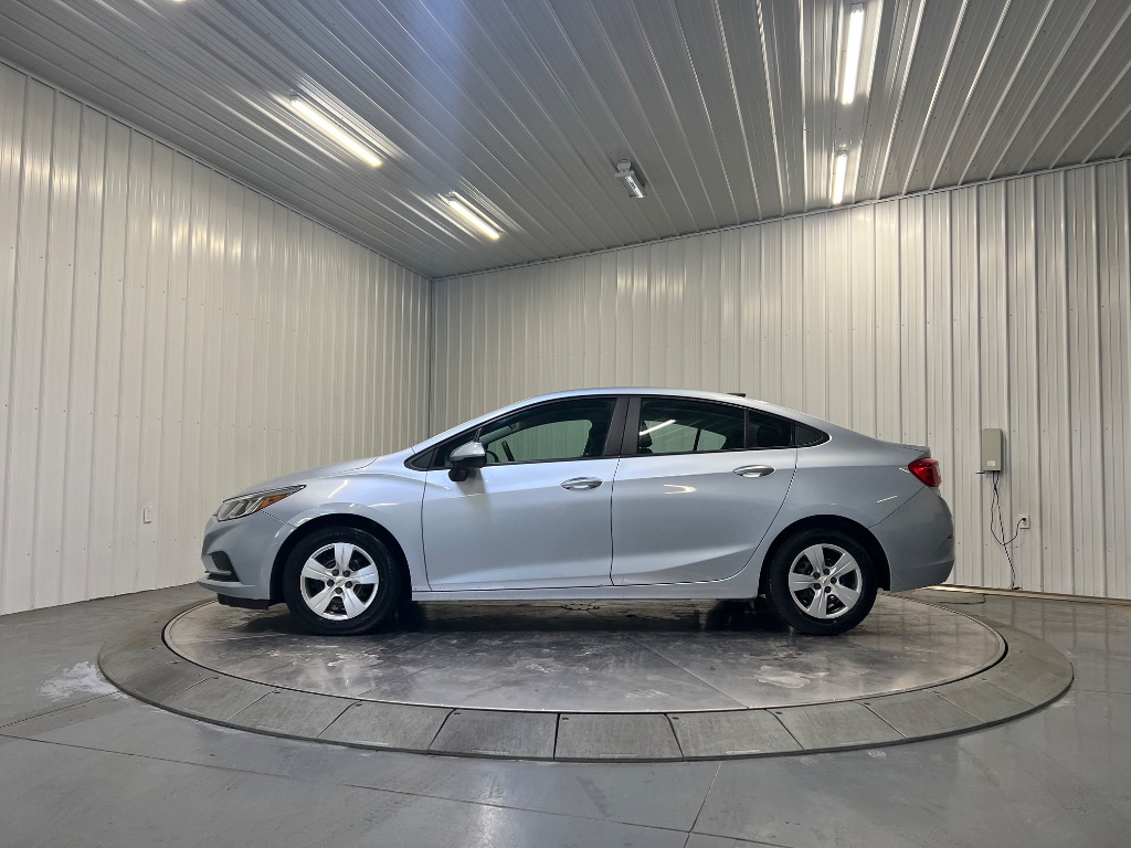Photo 5 of 2017 Chevrolet Cruze LS Auto