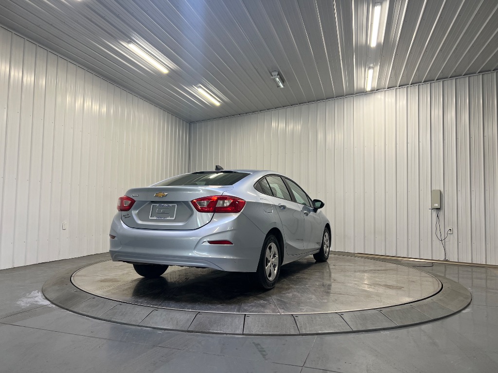 Photo 3 of 2017 Chevrolet Cruze LS Auto